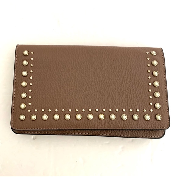 Topshop Handbags - TopShop minimalist Crossbody Bag Tan GUC 🎈🎈